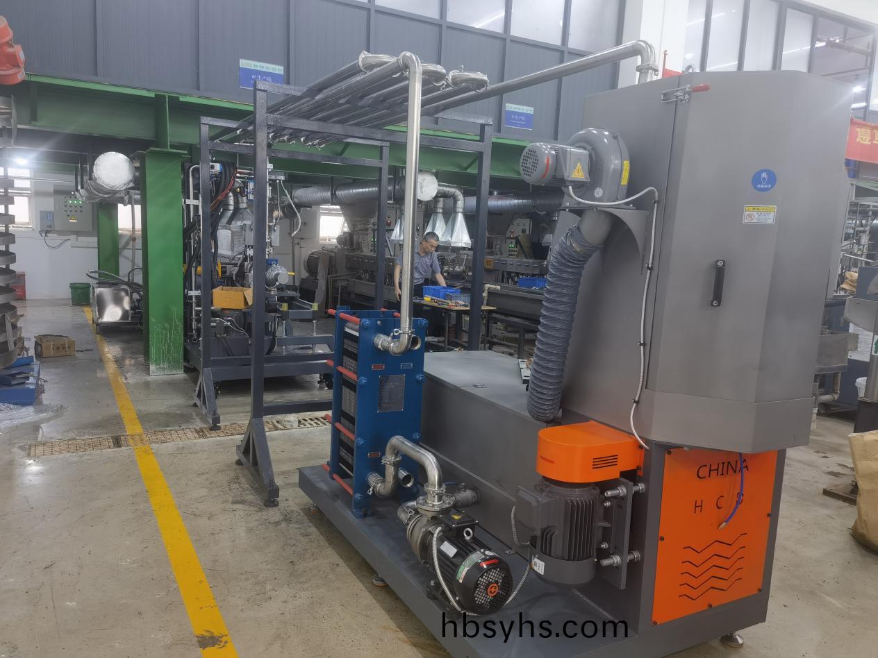 力塑(su)TPE引進雙螺桿擠齣機+水下切生産線(xian)自動(dong)化設備